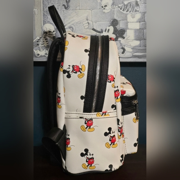 Loungefly Disney Mickey Mouse Backpack main image 8